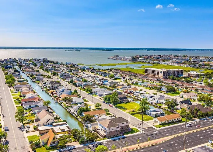 Desirable With Great Location Views Balcony Pools & Game