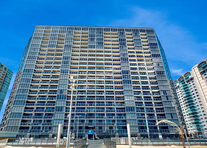 Desirable With Great Location Views Balcony Pools & Game