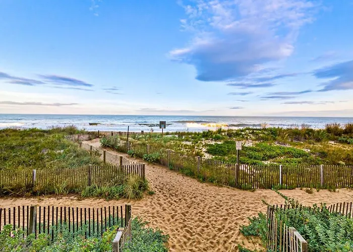 Holiday home Desirable With Great Location Views Balcony Pools & Game Ocean City